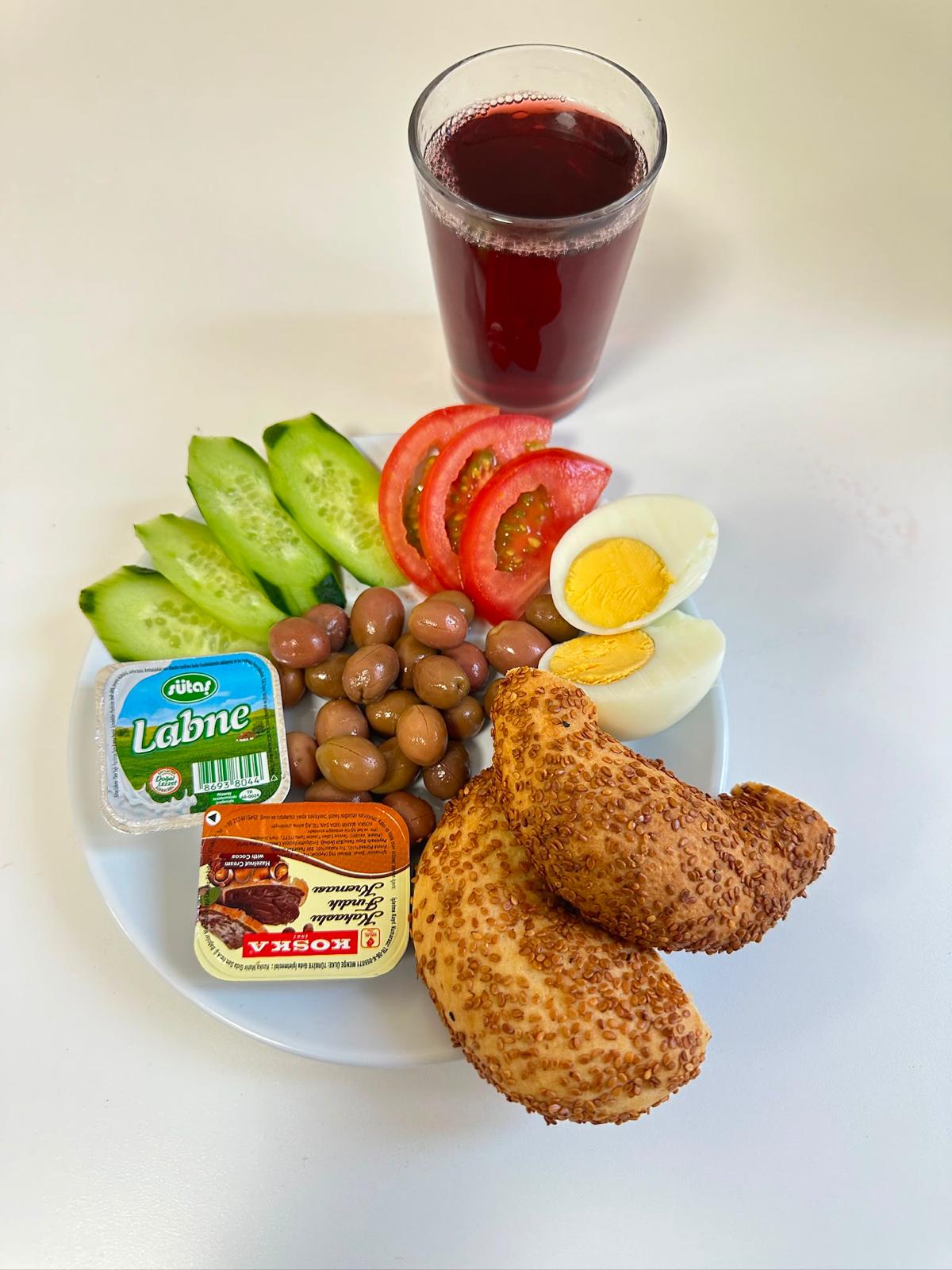 Kahvaltı sunumu